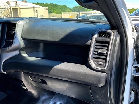 Used 2024 RAM 3500 Tradesman w/ Chrome Appearance Group AWD/4WD image 28