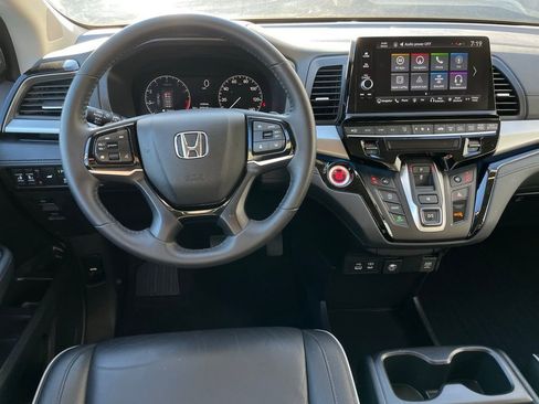 Certified 2025 Honda Odyssey Touring image 11