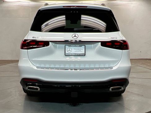 New 2026 Mercedes-Benz GLS 580 4MATIC image 4