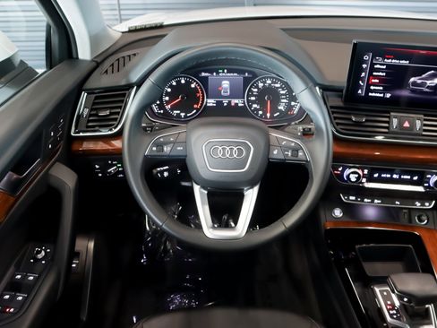 Certified 2023 Audi Q5 2.0T Premium w/ Convenience Package image 11
