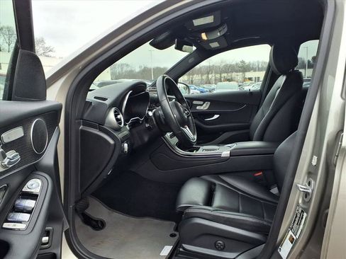 Used 2021 Mercedes-Benz GLC 300 4MATIC image 12