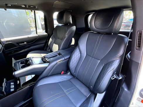 Used 2022 Lexus LX 600 4WD w/ Accessory Package (Z1) image 26