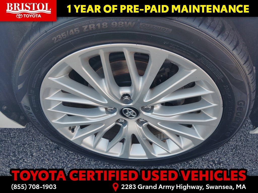 Certified 2019 Toyota Camry XLE FWD image 11