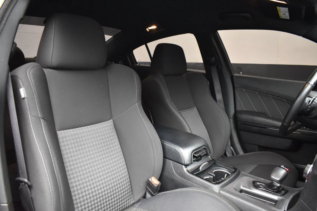 Used 2022 Dodge Charger R/T w/ Blacktop Package RWD image 18