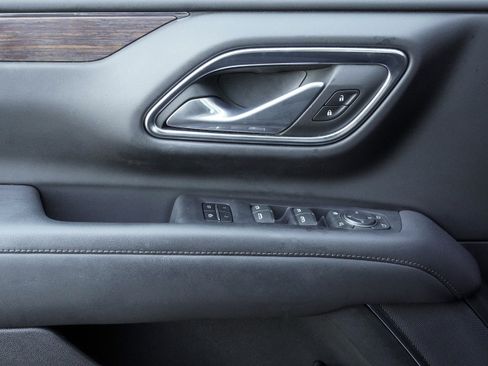 Used 2024 Chevrolet Tahoe High Country AWD/4WD image 12