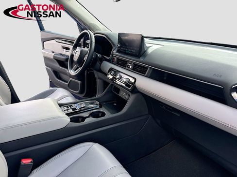 Used 2023 Honda Pilot Touring image 37