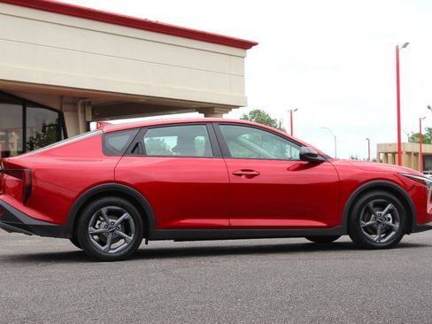 Used 2025 Kia K4 FWD image 3