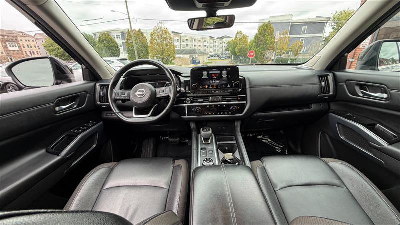 Used 2023 Nissan Pathfinder 4WD SL w/ SL Premium Package image 22