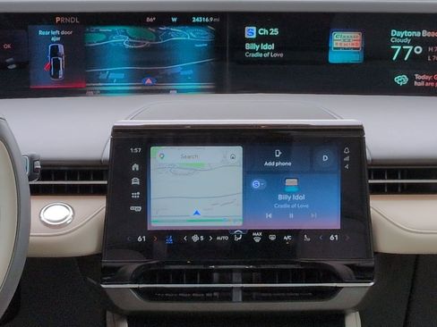 Certified 2025 Lincoln Nautilus Reserve AWD/4WD image 19