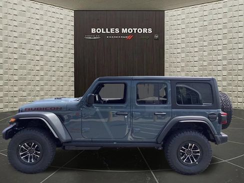 New 2026 Jeep Wrangler Unlimited Rubicon w/ Xtreme 35 Tire Package AWD/4WD image 4