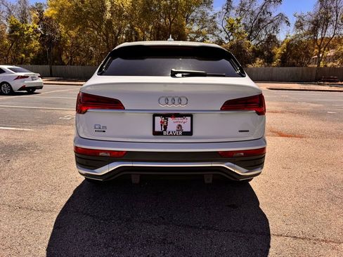 Used 2022 Audi Q5 2.0T Premium w/ Convenience Package AWD/4WD image 8