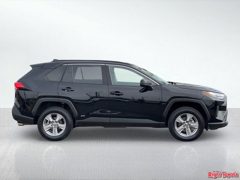 Certified 2025 Toyota RAV4 LE image 7