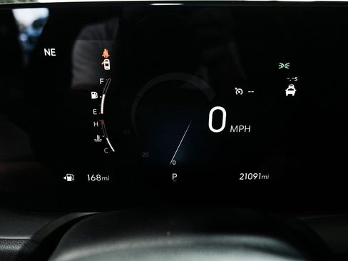 Used 2024 Buick Encore GX Preferred AWD/4WD image 17