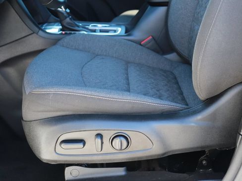 Used 2024 Chevrolet Equinox LT FWD image 11