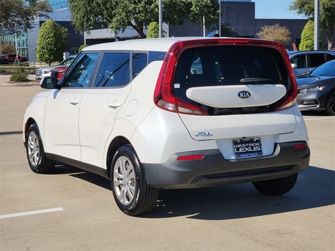 Used 2020 Kia Soul LX image 5