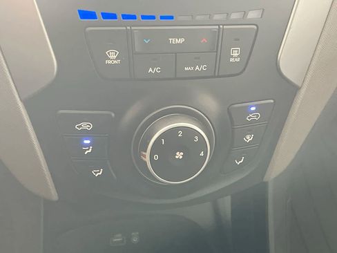 Used 2018 Hyundai Santa Fe Sport AWD/4WD image 18