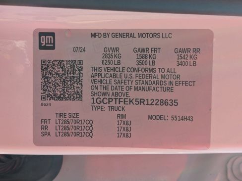 Certified 2024 Chevrolet Colorado ZR2 w/ ZR2 Convenience Package III AWD/4WD image 32