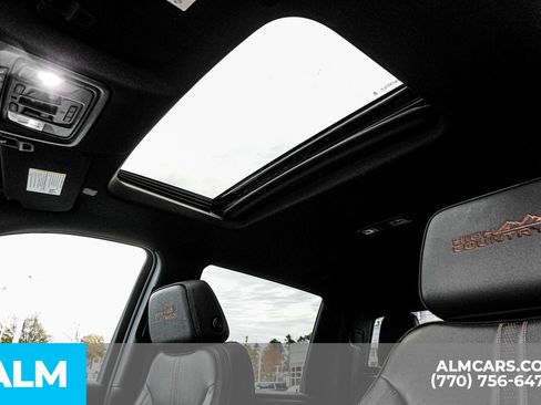 Used 2024 Chevrolet Silverado 3500 High Country image 36