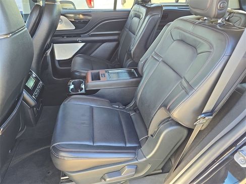Used 2020 Lincoln Aviator Reserve w/ Equipment Group 202A image 15