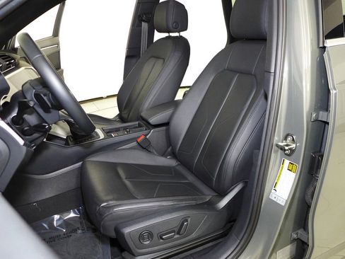 Used 2022 Audi Q3 2.0T Premium w/ Convenience Package image 22