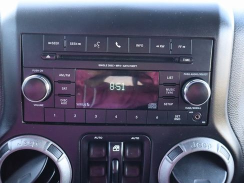 Used 2016 Jeep Wrangler Unlimited Sport image 9