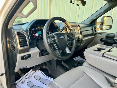Used 2018 Ford F250 XL w/ Power Equipment Group image 27