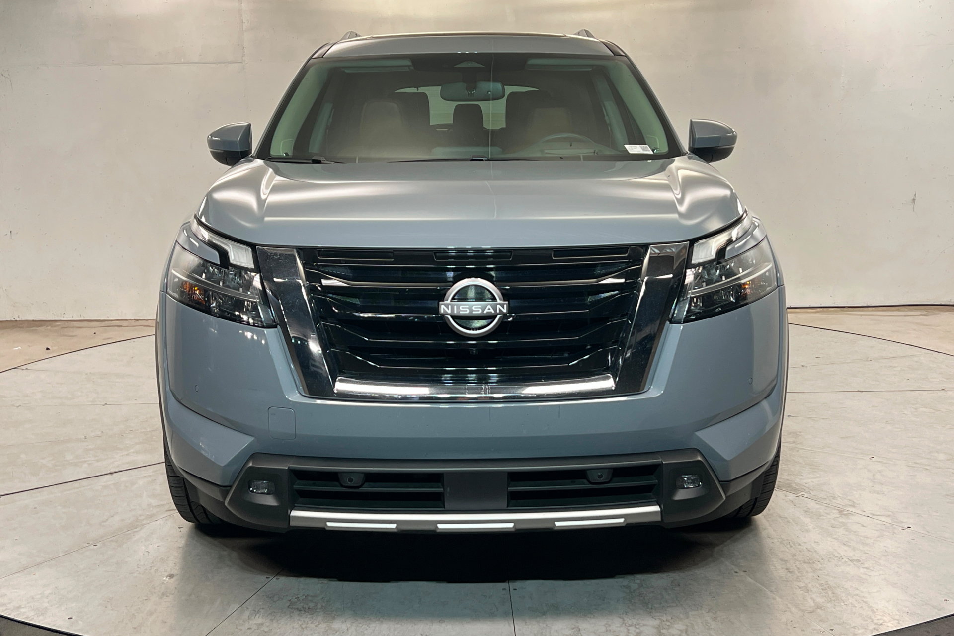 Used 2022 Nissan Pathfinder Platinum w/ Lighting Package (N93) AWD/4WD image 9