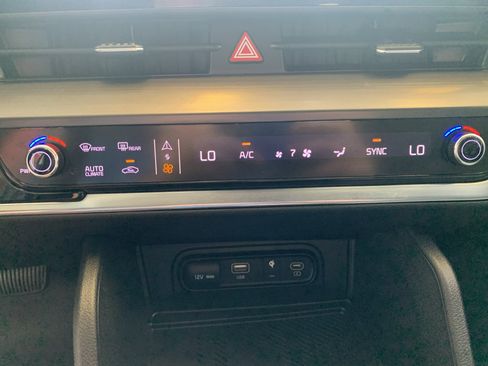 Used 2023 Kia Sportage EX FWD image 23