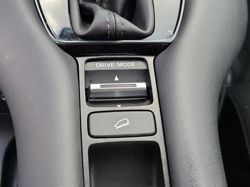 Used 2024 Honda HR-V LX image 29