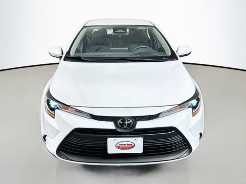 Used 2025 Toyota Corolla LE FWD image 2