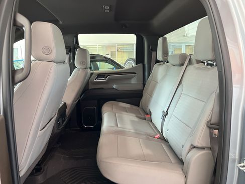 Used 2024 Chevrolet Silverado 1500 LT w/ Z71 Off-Road Package AWD/4WD image 13