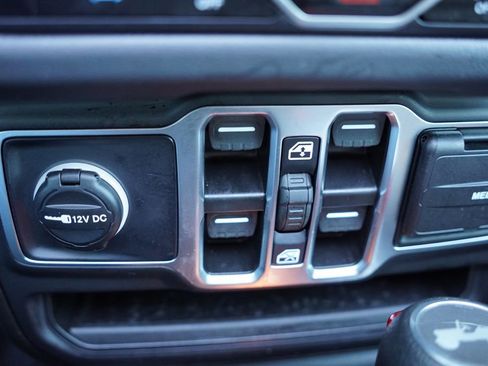 Certified 2025 Jeep Wrangler Unlimited Sahara w/ Safety Group image 27