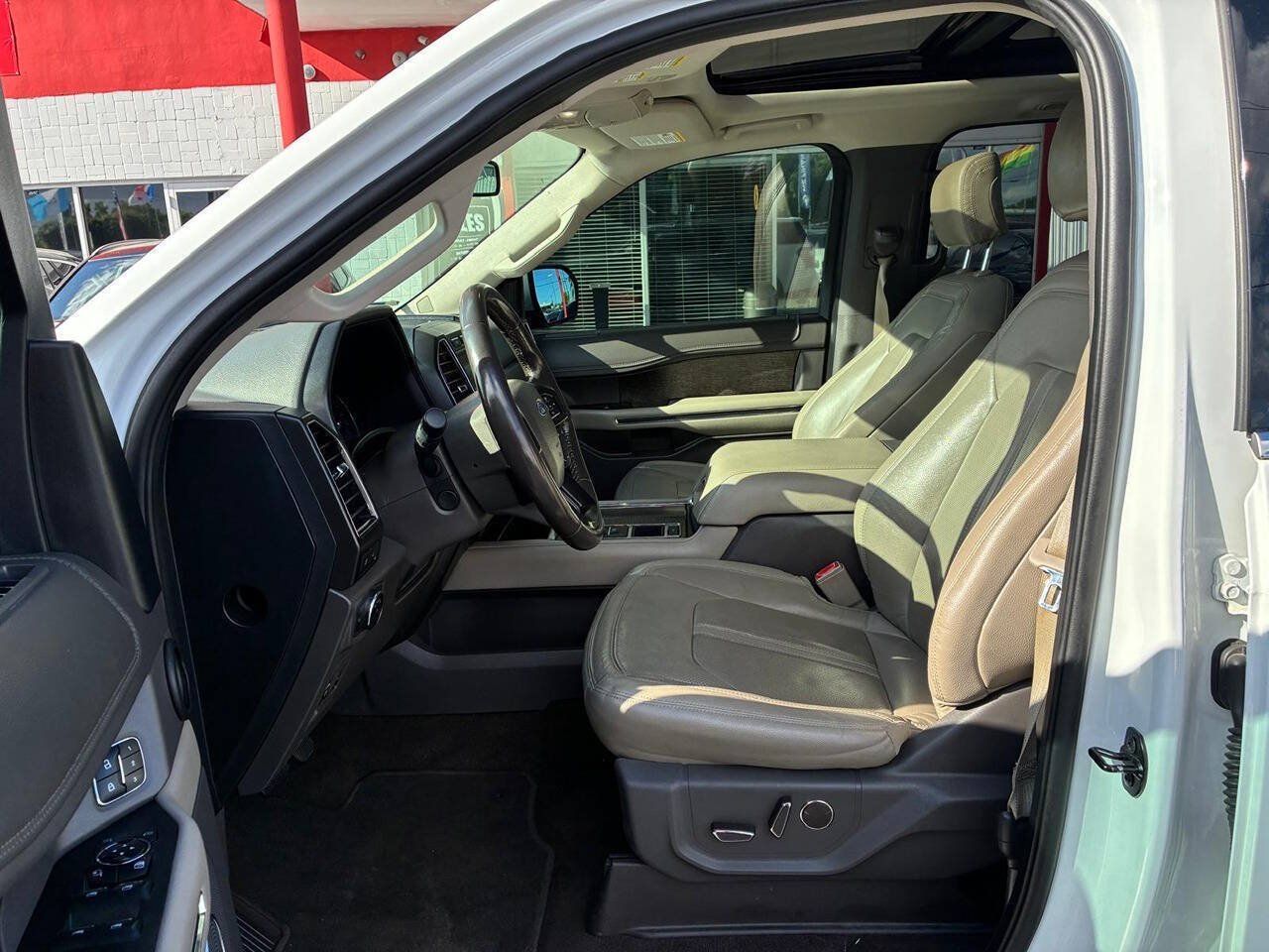 Used 2020 Ford Expedition Max Limited RWD image 14