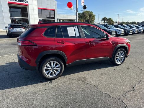 Certified 2024 Toyota Corolla Cross LE image 3