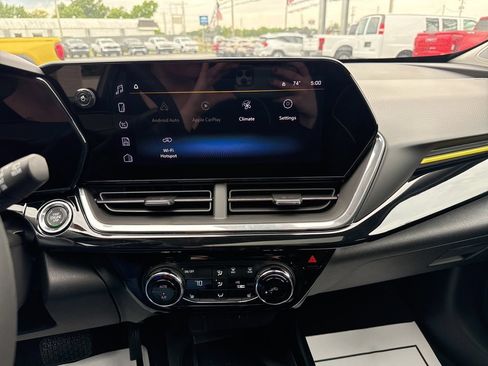 New 2026 Chevrolet Trax ACTIV w/ Sunroof Package FWD image 15