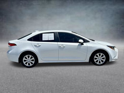 Used 2025 Toyota Corolla LE FWD image 4