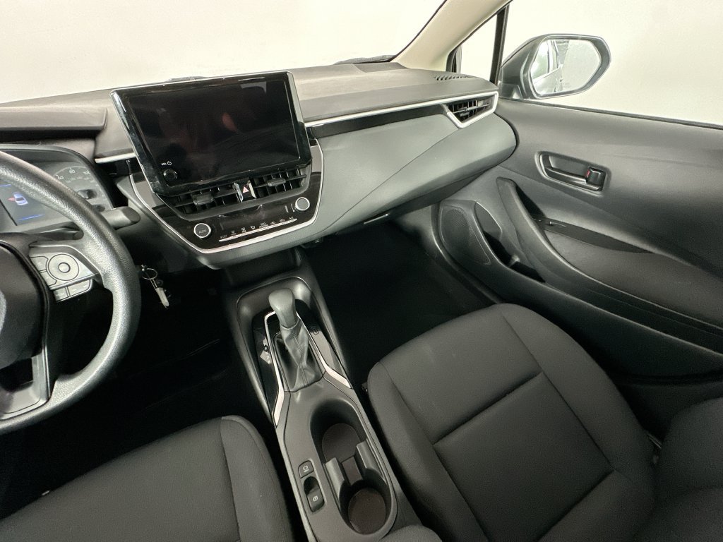 Used 2025 Toyota Corolla LE FWD image 11