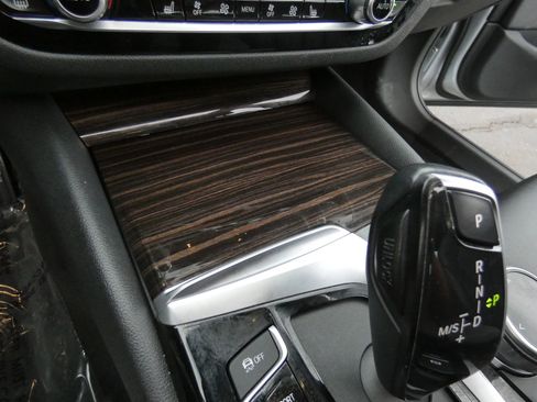 Used 2019 BMW 530i w/ Convenience Package image 60