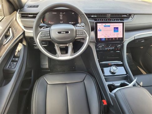 New 2025 Jeep Grand Cherokee L Limited image 8