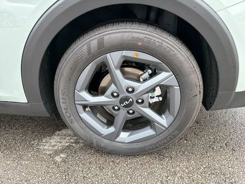 New 2026 Kia K4 FWD image 25