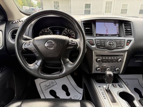 Used 2018 Nissan Pathfinder SL AWD/4WD image 12