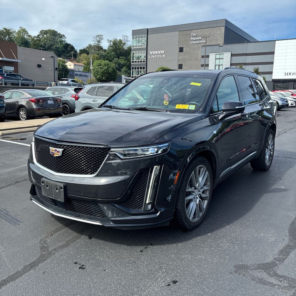 Used 2020 Cadillac XT6 Sport w/ Platinum Package AWD/4WD image 2