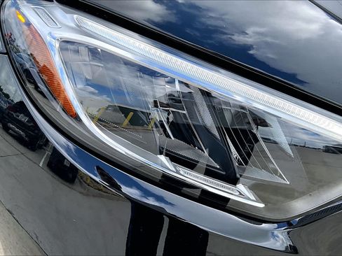 Used 2025 Mercedes-Benz GLC 300 image 24