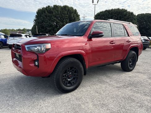 Used 2021 Toyota 4Runner SR5 Premium w/ Moonroof Package AWD/4WD image 4