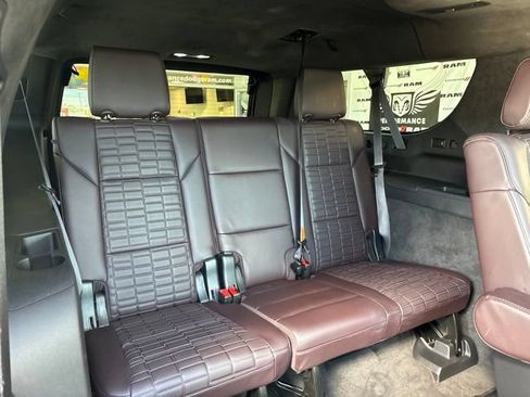 Used 2022 Cadillac Escalade ESV Sport Platinum w/ LPO, ONYX Package AWD/4WD image 14