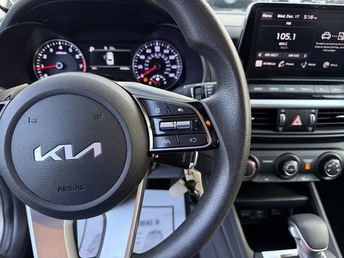 Used 2022 Kia Forte Sedan image 17