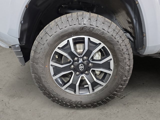 Used 2020 Toyota Tacoma TRD Sport w/ Advanced Technology Package AWD/4WD image 9