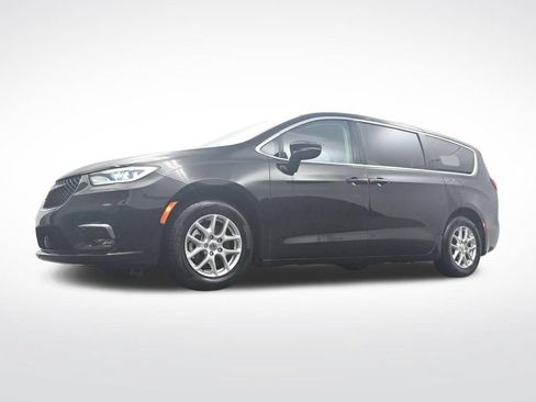 Used 2024 Chrysler Pacifica Touring-L FWD image 29