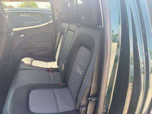 Used 2016 Chevrolet Colorado Z71 AWD/4WD image 10