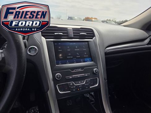 Used 2020 Ford Fusion SE AWD/4WD image 18